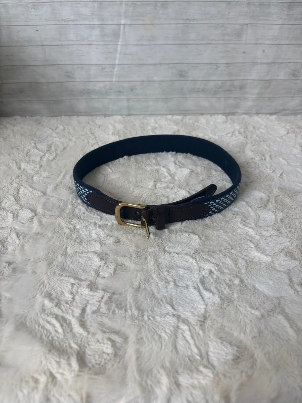 Vineyard Vines Navy Woven Belt with Brown Leather and Gold Buckle(A249)